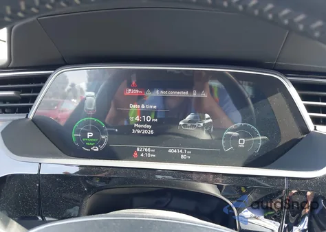 2019 Audi E-Tron Premium Plus из США, поврежденный, VIN WA1VAAGE0KB017232